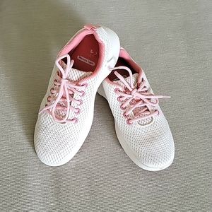 Athletic Works Womens Memory Foam Sneakers